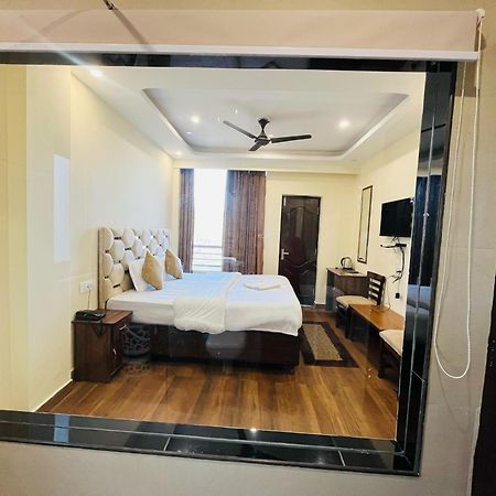 Ambrosia Grand Bed & Breakfast Shimla Eksteriør bilde